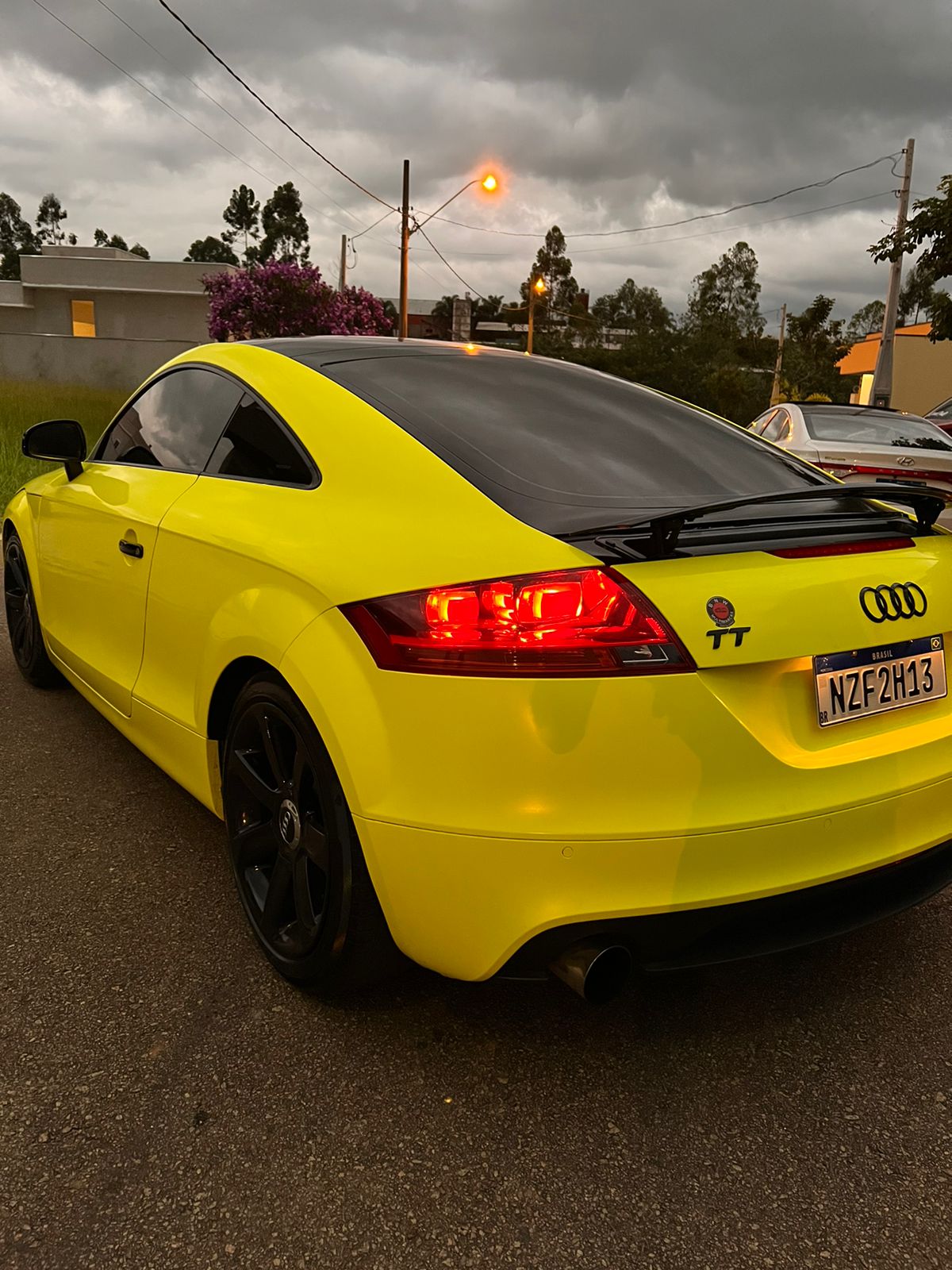 AUDI TT VERDE FLORESCENTE