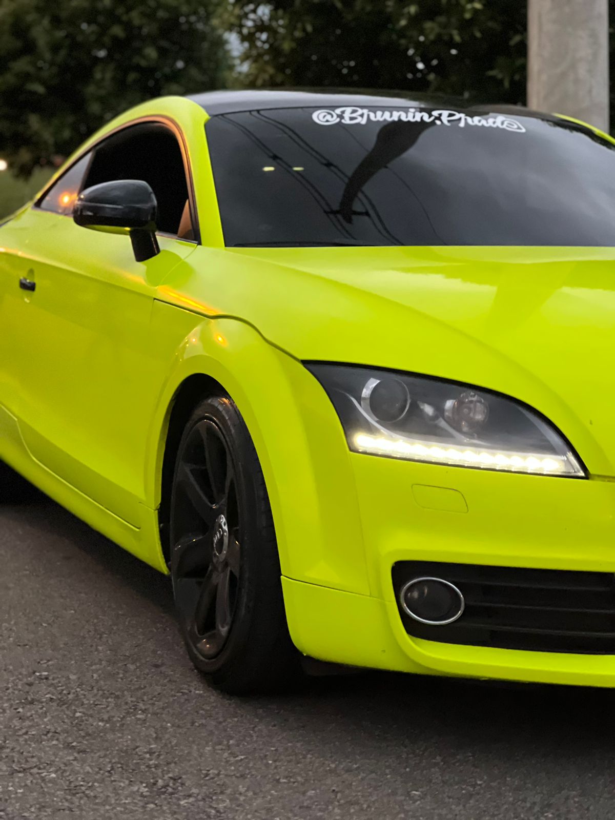 AUDI TT VERDE FLORESCENTE