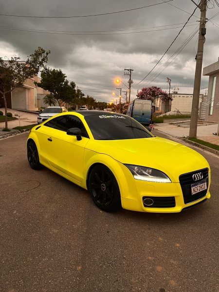 AUDI TT VERDE FLORESCENTE