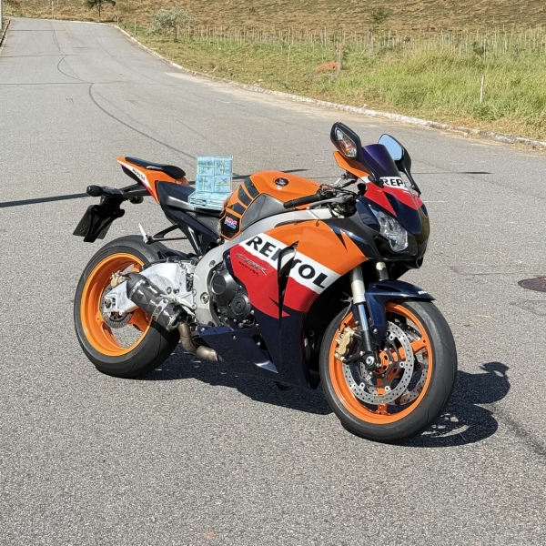 CBR 1000RR REPSOL OU R$ 40.000,00